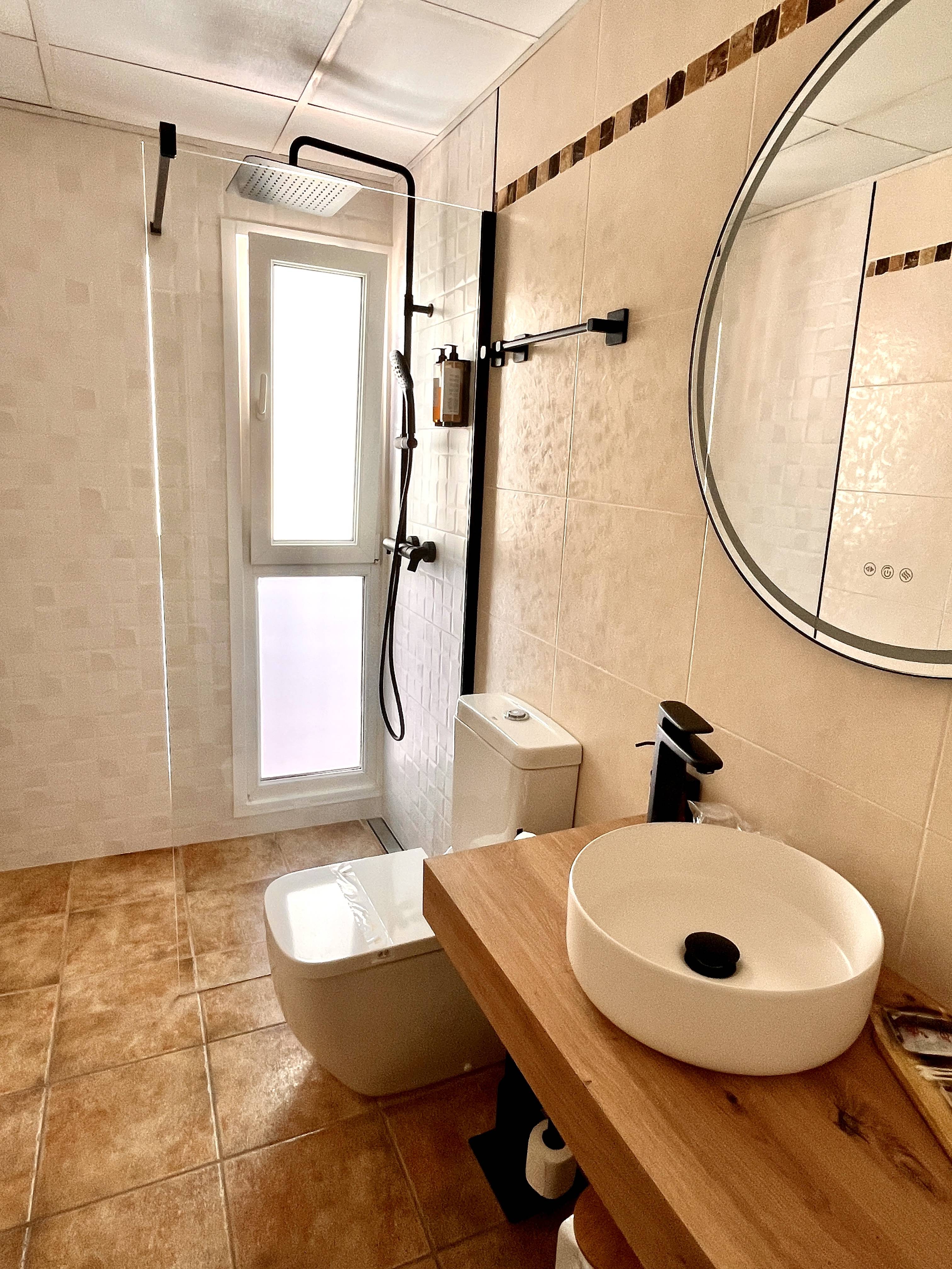 Habitación de matrimonio con balcón vista al mar