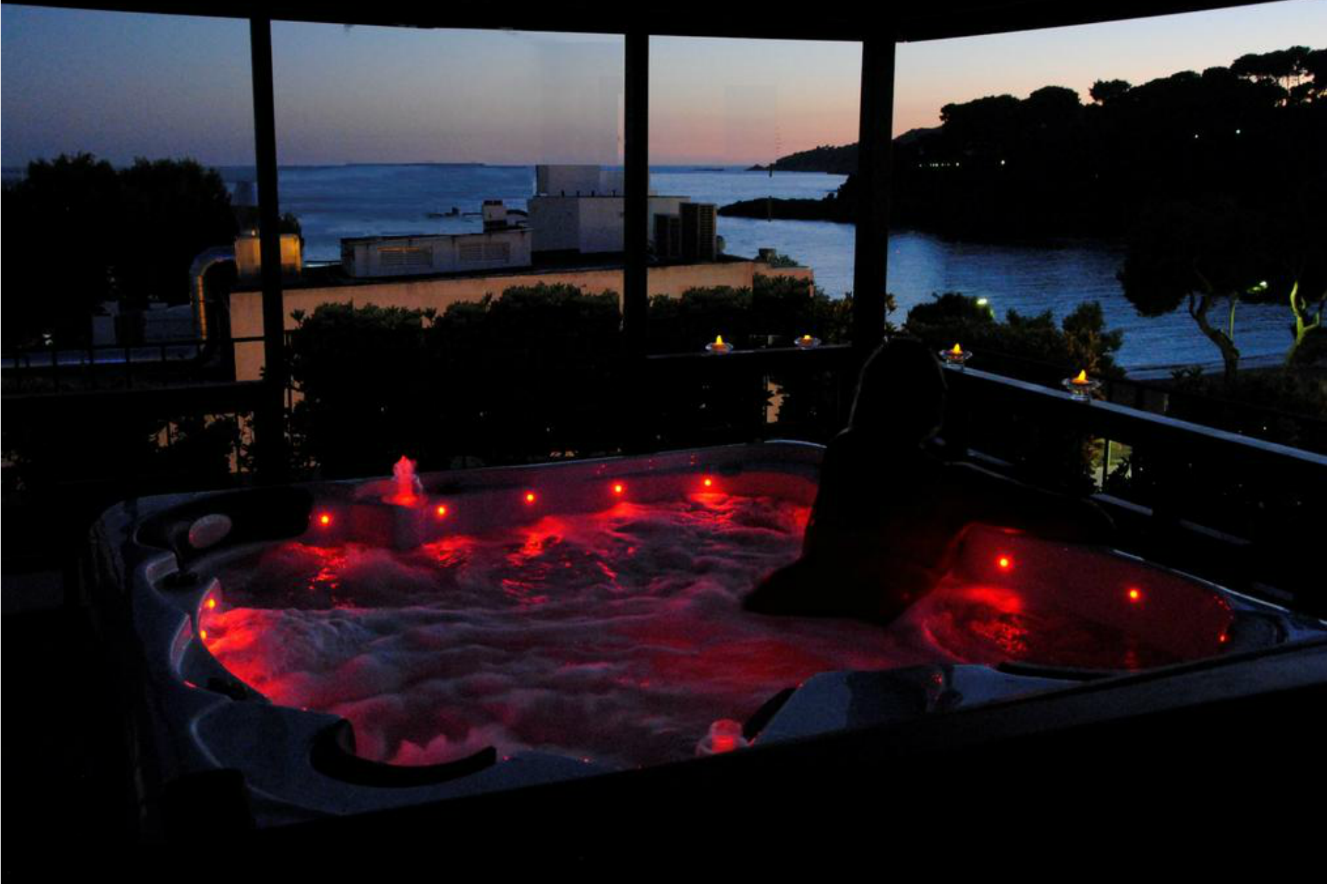 Jacuzzi con vistas al mar
